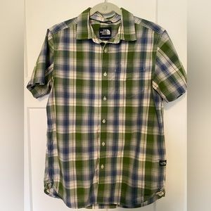 The North‎ Face Cotton Blend Short Sleeve Button Down Shirt (Men's Medium